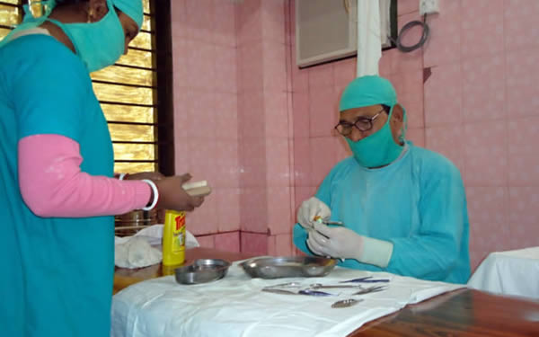 cleaning-surgical-instruments-India Cleaning instruments using a method learned from the Community Eye Health Journal. INDIA. © Dr. Mohsin Alam of Friends Eye Hospital. 2nd place in the 2011 Community Eye Health Journal Photograph Competition