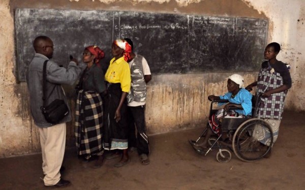 community-based-rehabilitat Community-based rehabilitation workers can take eye care into the community, thereby increasing access for people with different impairments. MALAWI © CBM. All rights reserved